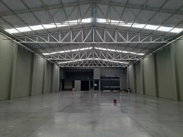 NAVE INDUSTRIAL NUEVA EN RENTA SOBRE MALECÓN DEL RÍO EN LEÓN GTO - CON LOCAL COMERCIAL