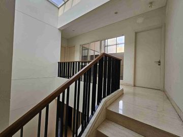 Dijual Cepat Rumah Cantik di Cluster Mozart Symphonia, Gading Serpong