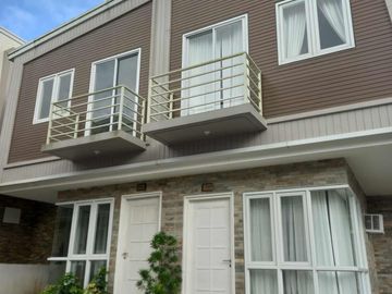 Townhouse For Sale in Eleve Homes Tagaytay City-MC