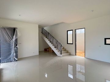 DIJUAL  Rumah 2 Lantai Siap Huni HOOK TENGAH di Luxe Hills CitraLand Megah