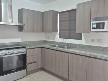 Casa en Renta Amueblada y Equipada | 3 Recámaras | Almeria  | Apodaca NL | $22,000