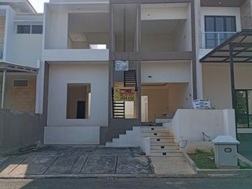 Dijual Rumah Baru, Area Ivy Park BSB Mijen, Dekat Danau dan Pusat BSB