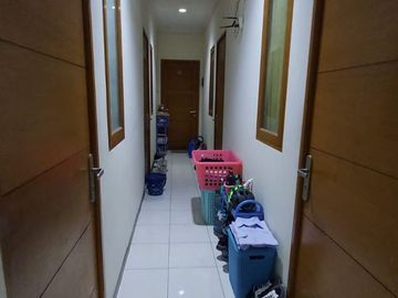 Ss.2101 - Murah !! Dijual Rumah Kost-Kost'an Aktif 6x17 Hadap Selatan Jalan 2 Mobil Pas di Kelapa Kopyor