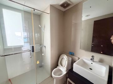 Apartemen royale springhill kemayoran 3 kamar 196 private lift termurah