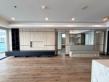 Apartemen royale springhill kemayoran 3 kamar 196 private lift termurah