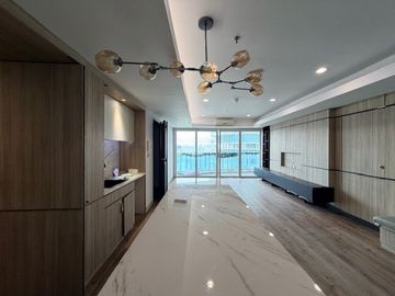 Apartemen royale springhill kemayoran 3 kamar 196 private lift termurah