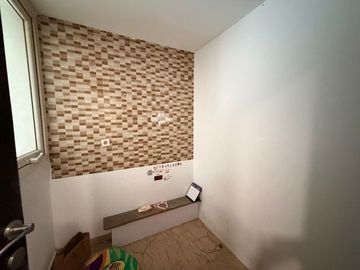 Apartemen royale springhill kemayoran 3 kamar 196 private lift termurah