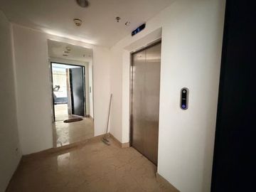 Apartemen royale springhill kemayoran 3 kamar 196 private lift termurah