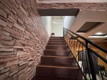 DIJUAL TOWNHOUSE SEMIFURNISH ISTANA AROFATUNA KM 7 PALEMBANG