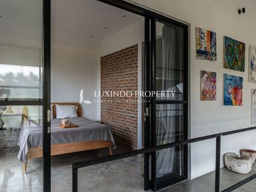 DIJUAL VILLA DENGAN 6 KMAAR TIDUR DI TAMPAK SIRING