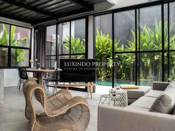 DIJUAL VILLA DENGAN 6 KMAAR TIDUR DI TAMPAK SIRING