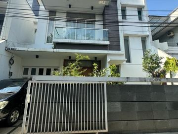 Dijual Rumah 2 Lantai di Tomang Jakarta Barat