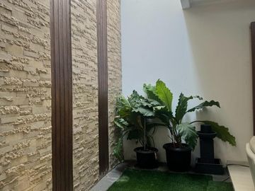 Dijual Rumah 2 Lantai di Tomang Jakarta Barat