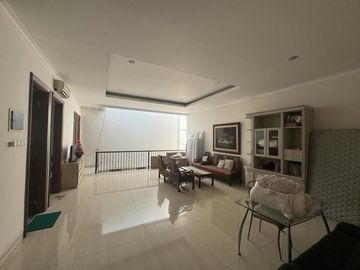 Dijual Rumah 2 Lantai di Tomang Jakarta Barat