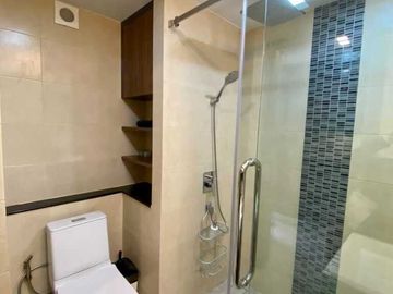 Fully Furnished Studio Condo for Sale at Two Maridien, BGC