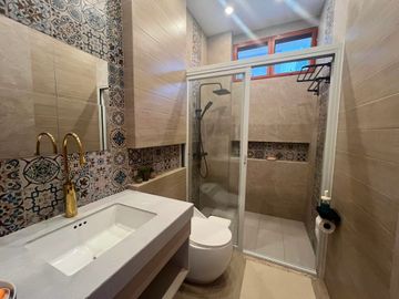 House and Lot For Sale in Tropical Greens Subd in Tagaytay City-MC