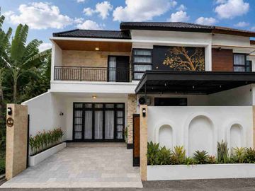 RUMAH MODERN MEWAH DI PANTAI SABA