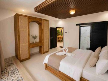 RUMAH MODERN MEWAH DI PANTAI SABA