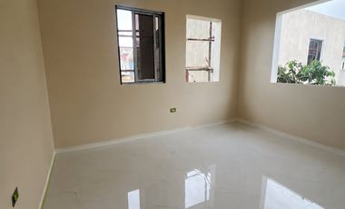 House and Lot For Sale in Tagaytay City (inside gated community)-MC