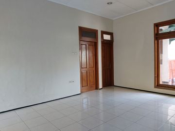 Rumah Bagus Siap Huni di Solo Baru