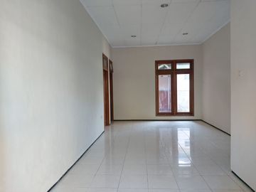 Rumah Bagus Siap Huni di Solo Baru