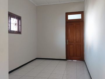 Rumah Bagus Siap Huni di Solo Baru