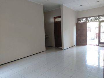 Rumah Bagus Siap Huni di Solo Baru