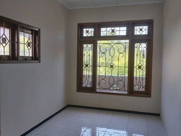 Rumah Bagus Siap Huni di Solo Baru
