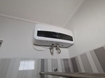 DISEWAKAN RUMAH CARILLO DI GADING SERPONG, HARGA MURAH