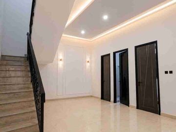 Jual rumah private pool siap huni dekat TB simatupang Jakarta Selatan