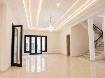 Jual rumah private pool siap huni dekat TB simatupang Jakarta Selatan