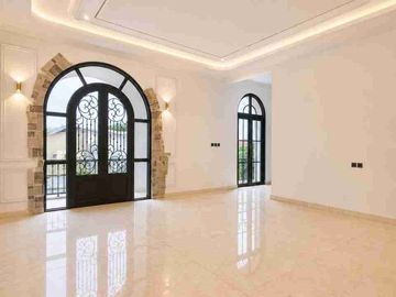 Jual rumah private pool siap huni dekat TB simatupang Jakarta Selatan