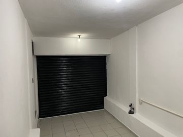 RENTA CASA CON LOCAL EN LA LOMA, QRO
