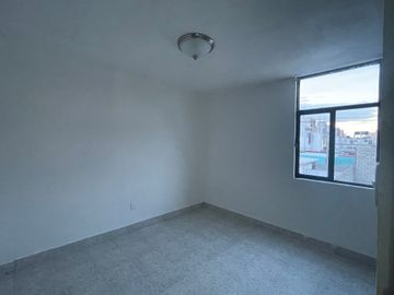 RENTA CASA CON LOCAL EN LA LOMA, QRO