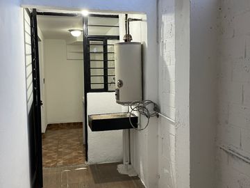 RENTA CASA CON LOCAL EN LA LOMA, QRO