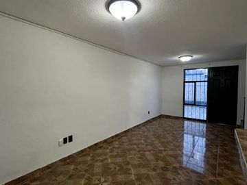 RENTA CASA CON LOCAL EN LA LOMA, QRO
