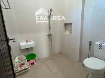 Dijual Rumah Cluster 2 Lantai Full Furnished di Solo Selatan Dekat Luwes Gentan