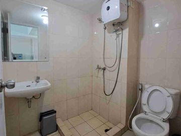disewakan studio furnish di apartemen the Springlake Summarecon Bekasi