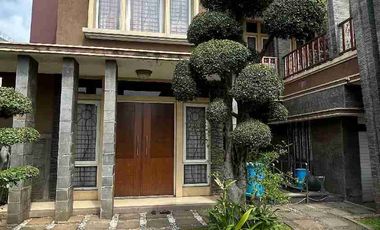 Dijual rumah 2 lantai, ada kolam renang. sangat  mewah ,   siap huni dan  nyaman,  di Kota Wisata. Bogor
