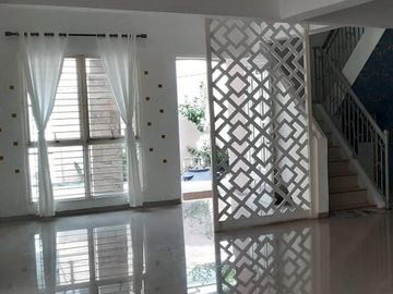Rumah Taman Kencana 3 kamar semi furnished rapi layout lapang