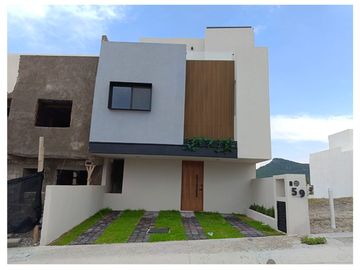 CASA EN RENTA EN CAPITAL SUR, EL MARQUES, QUERETARO