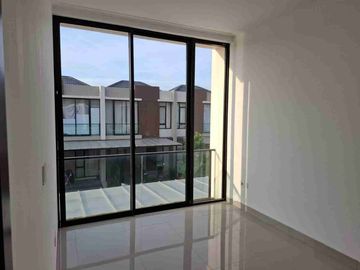 rumah millenial georgia pik 2