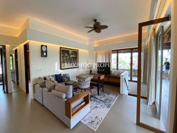 DISEWAKAN BULANAN VILLA DENGAN 4 KAMAR TIDUR DI TIBUBENENG