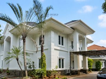 Rumah Mewah di Kebayoran Baru Jakarta Selatan dengan Lahan 1.026 m² BTC 15917 WT,FR