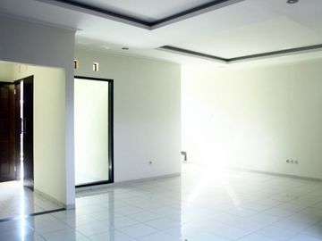 TERMURAH JUAL RUMAH 2 LANTAI SIAP HUNI KOMPLEK GRIYA CIGADUNG BANDUNG LOKASI STRATEGIS***