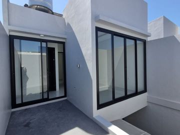 Rumah Wisma Mukti Baru Gress, SHM, Semi Furnish, Lantai Full Granit