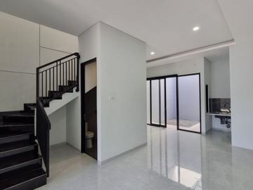 Rumah Wisma Mukti Baru Gress, SHM, Semi Furnish, Lantai Full Granit