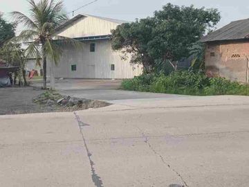 Gudang 4.5 M pinggir jalan raya kabupaten bekasi STRATEGIS LT 1433 LB 600 akses kontainer