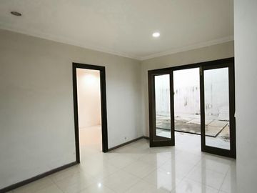 Rumah Margorejo Indah Hadap Selatan Row Jalan 3 Mobil Longgar