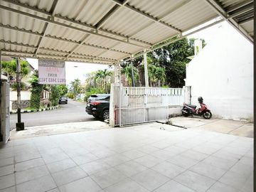 Rumah Margorejo Indah Hadap Selatan Row Jalan 3 Mobil Longgar